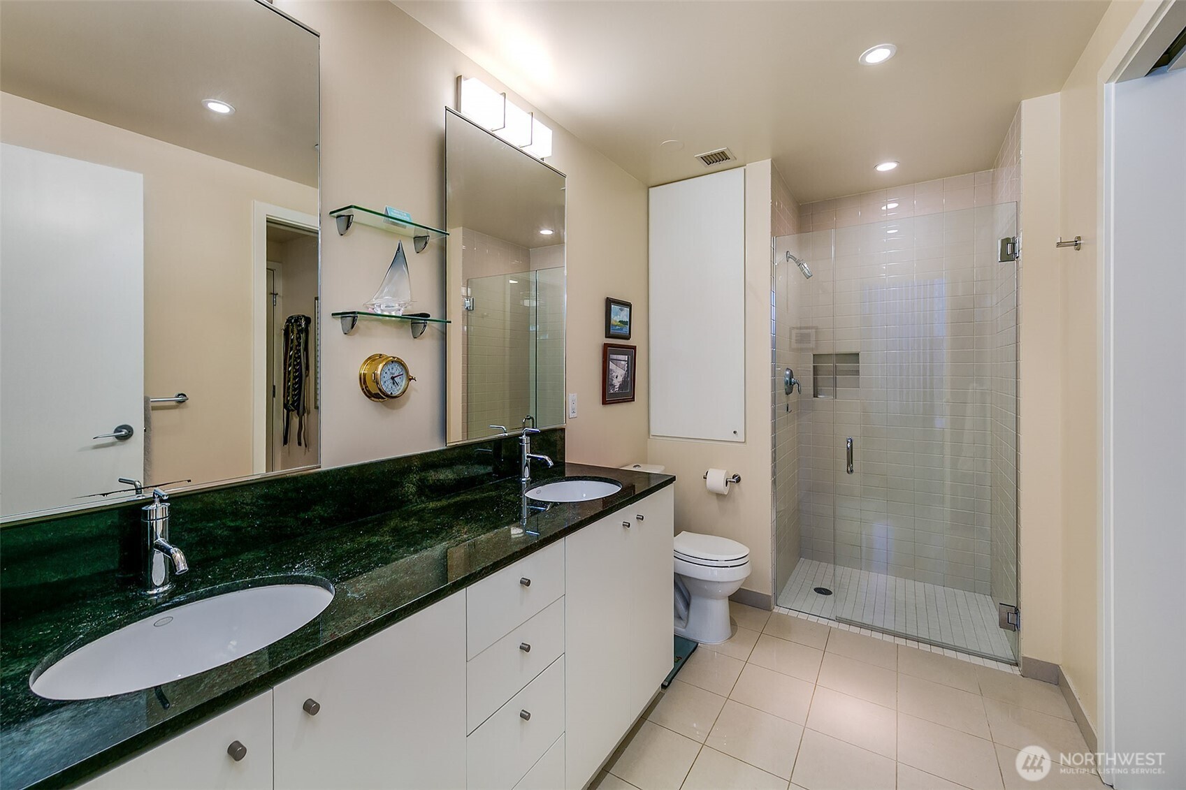909 5th Avenue Seattle WA 98164