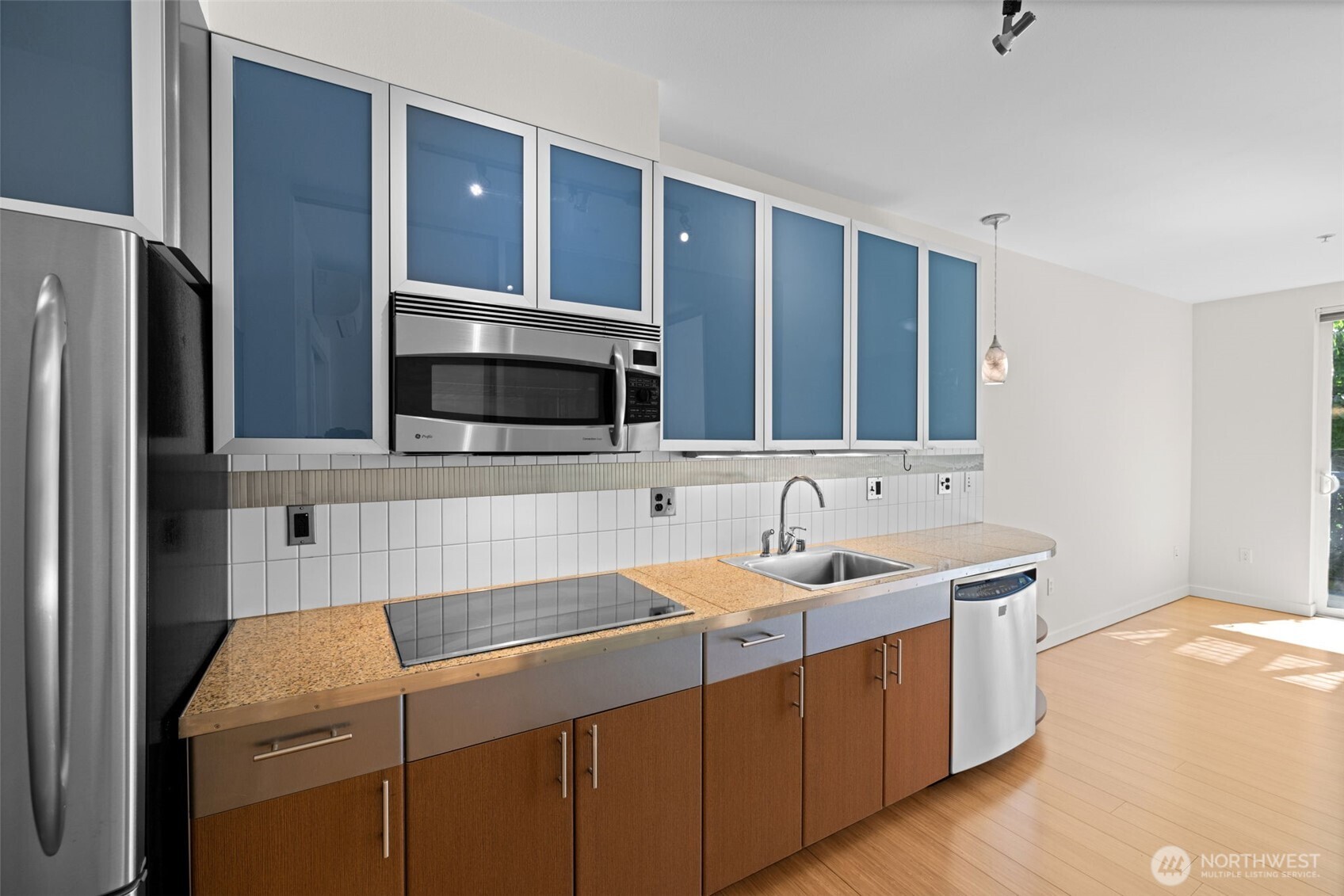 3104 Western Avenue Seattle WA 98121