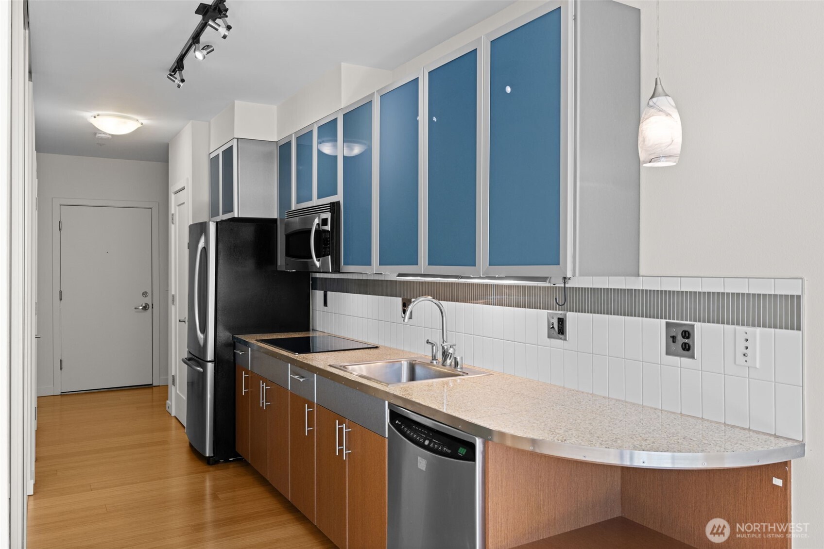 3104 Western Avenue Seattle WA 98121