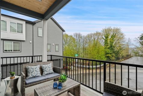 18829 67th Drive NE Kenmore WA 98028