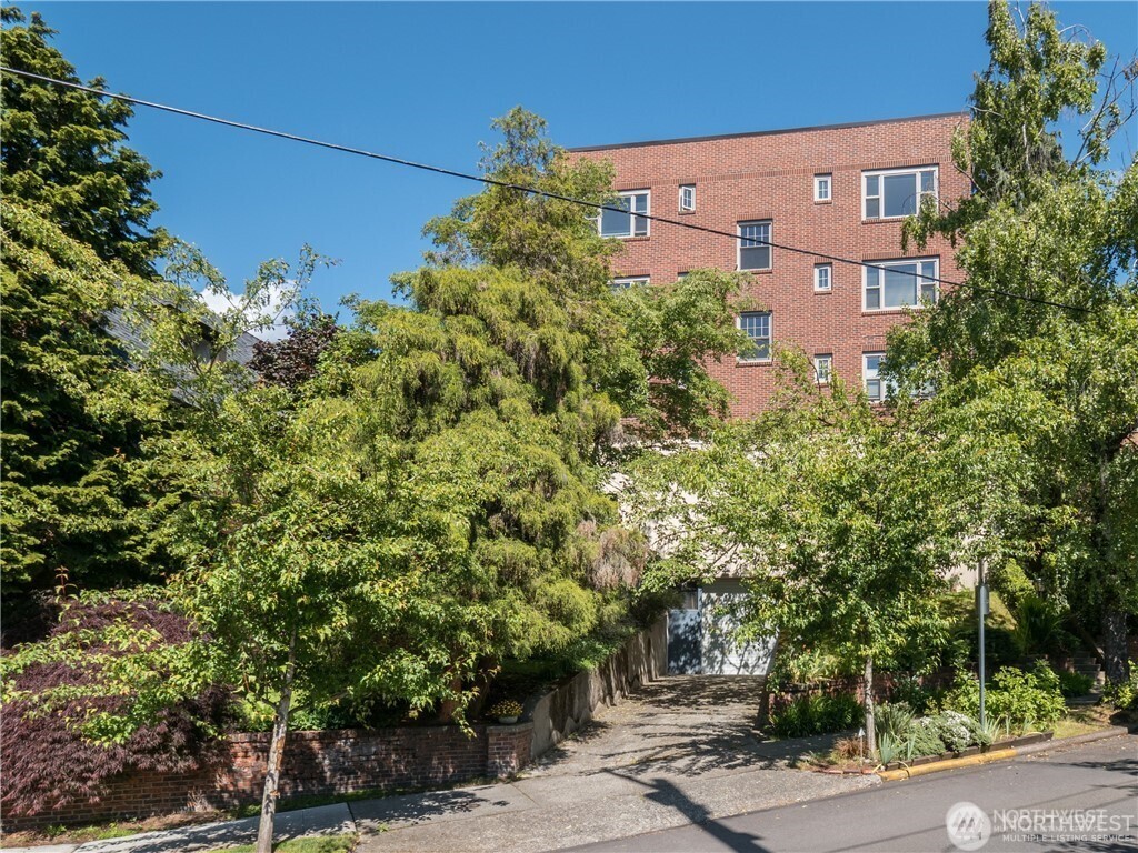 711 Belmont Place E Seattle WA 98102