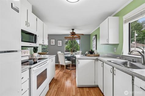 1606 201st Place SE Bothell WA 98012