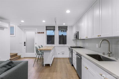 341 NW 90th Street Seattle WA 98117