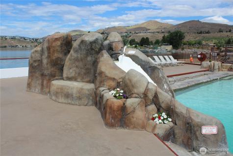 322 W Woodin Avenue Chelan WA 98816