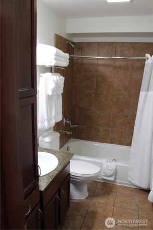 322 W Woodin Avenue Chelan WA 98816