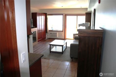 322 W Woodin Avenue Chelan WA 98816