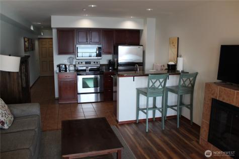 322 W Woodin Avenue Chelan WA 98816