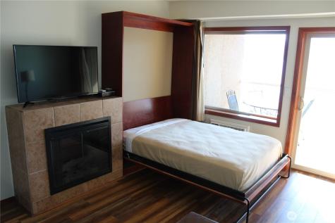 322 W Woodin Avenue Chelan WA 98816