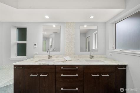 11122 NE 41st Drive Kirkland WA 98033