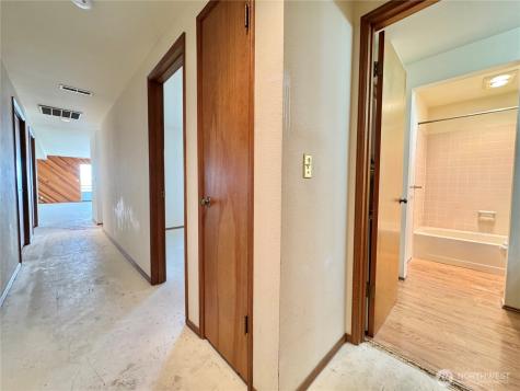 4222 Beach Drive SW Seattle WA 98116