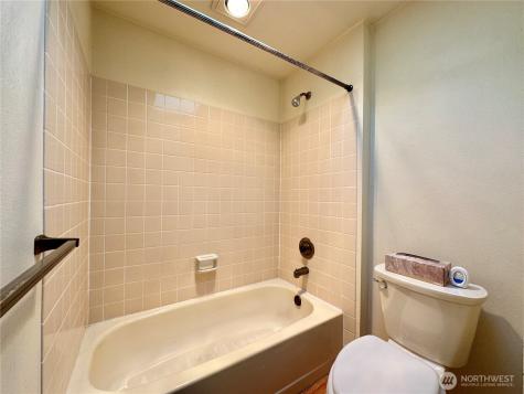 4222 Beach Drive SW Seattle WA 98116