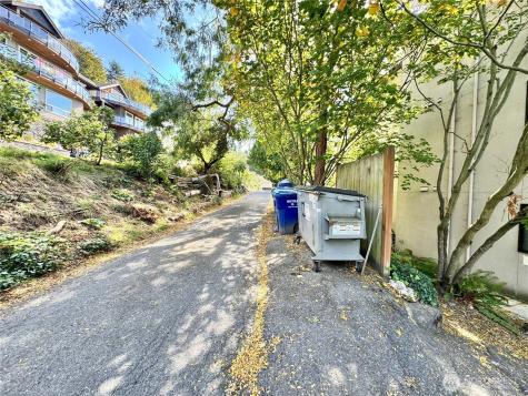 4222 Beach Drive SW Seattle WA 98116