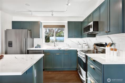 1818 Bigelow Avenue N Seattle WA 98109