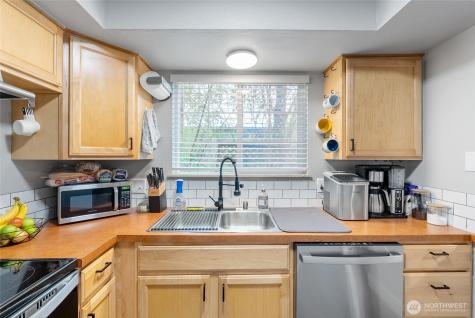 3311 Redwood Avenue Bellingham WA 98225