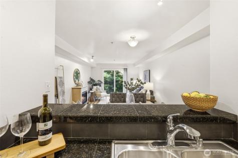 9057 Greenwood Avenue N Seattle WA 98103