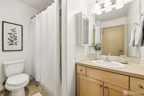 9057 Greenwood Avenue N Seattle WA 98103