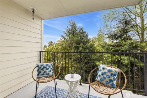 9057 Greenwood Avenue N Seattle WA 98103