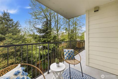 9057 Greenwood Avenue N Seattle WA 98103
