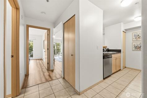 9057 Greenwood Avenue N Seattle WA 98103
