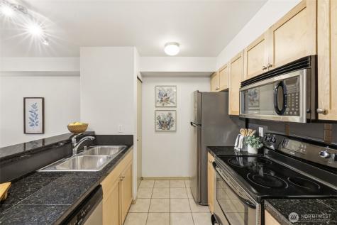 9057 Greenwood Avenue N Seattle WA 98103