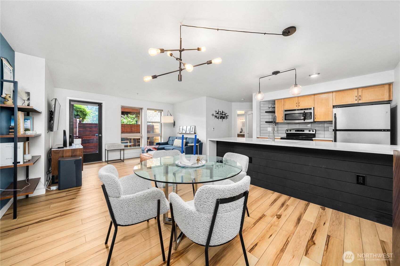 827 Hiawatha Place S Seattle WA 98144