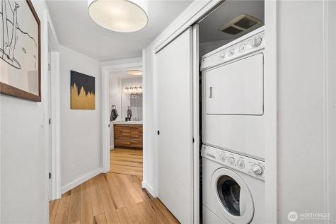 827 Hiawatha Place S Seattle WA 98144