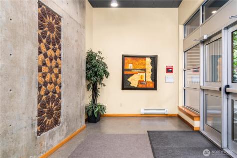 827 Hiawatha Place S Seattle WA 98144