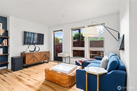 827 Hiawatha Place S Seattle WA 98144