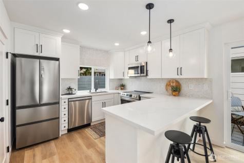 820 S Sullivan Street Seattle WA 98108