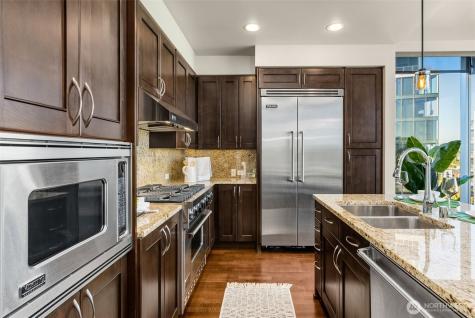 10610 NE 9th Place Bellevue WA 98004