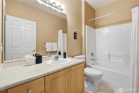 23007 Lakeview Drive Mountlake Terrace WA 98043
