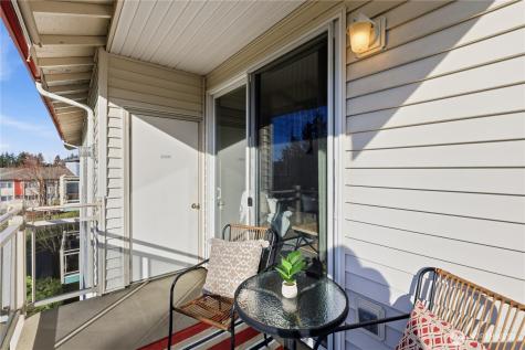 23007 Lakeview Drive Mountlake Terrace WA 98043