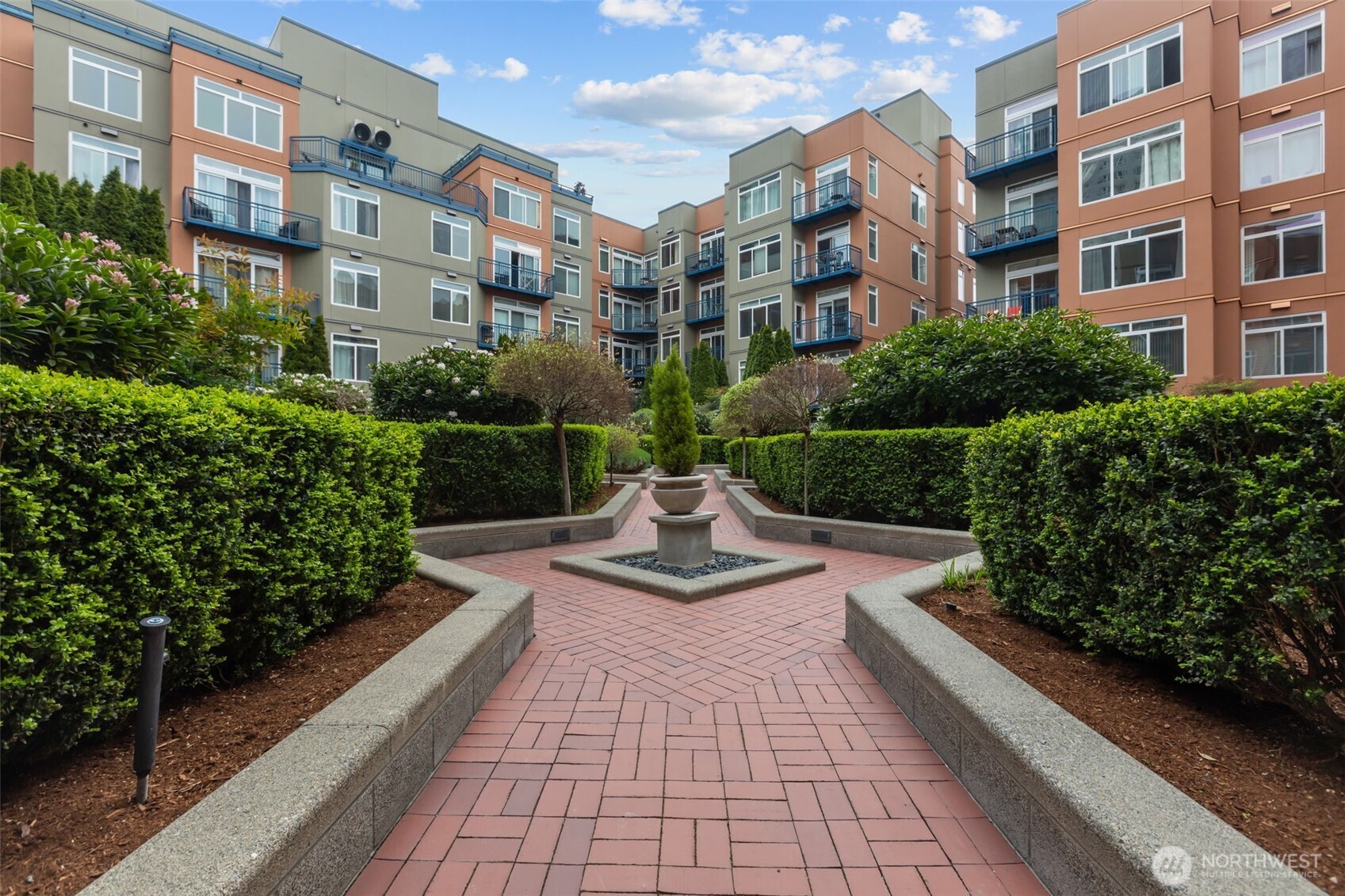 2415 2nd Avenue Seattle WA 98121