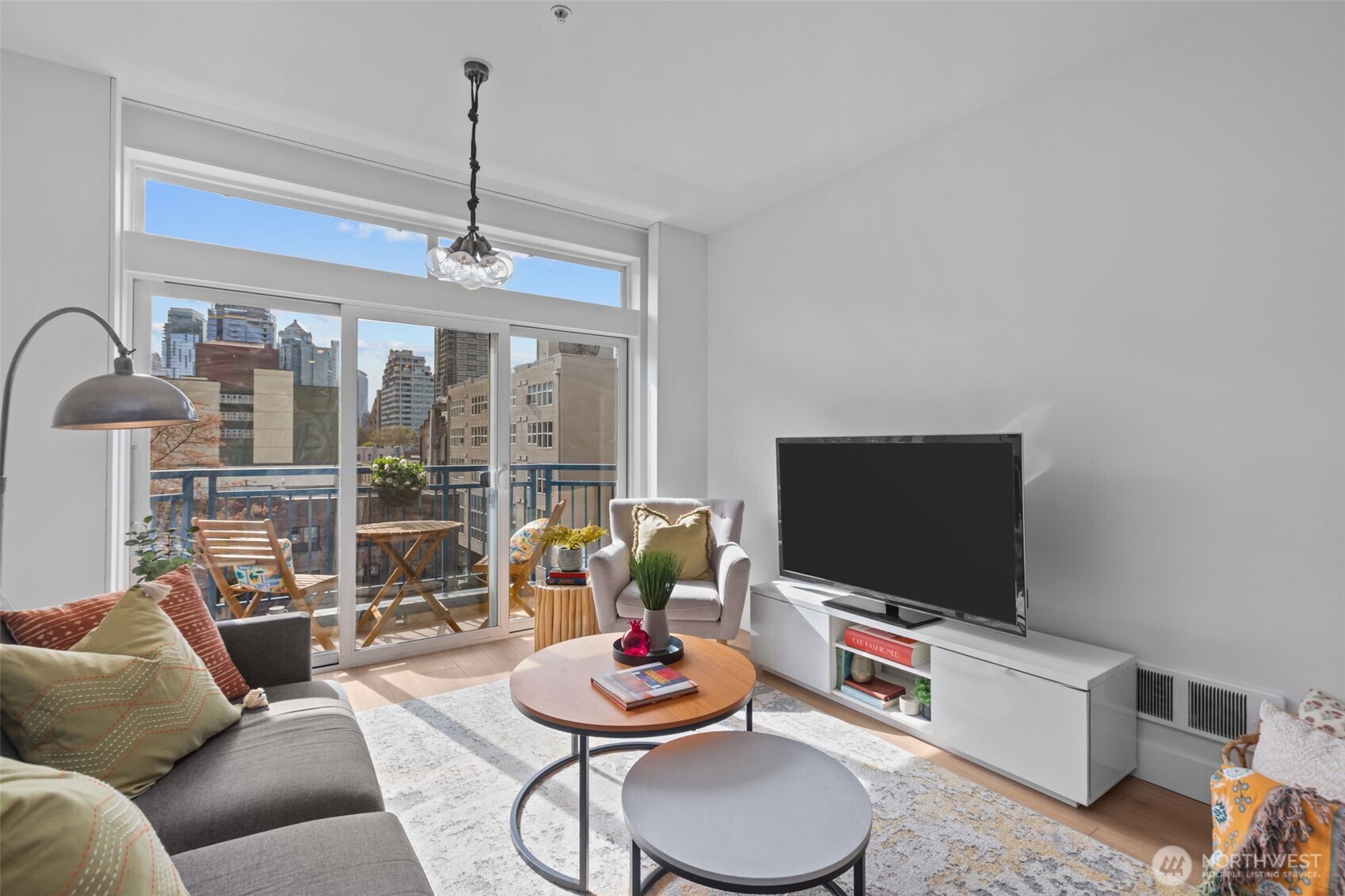 2415 2nd Avenue Seattle WA 98121
