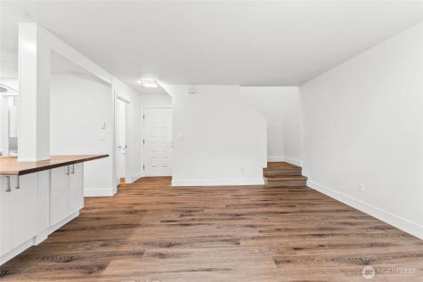 3423 W Government Way Seattle WA 98199