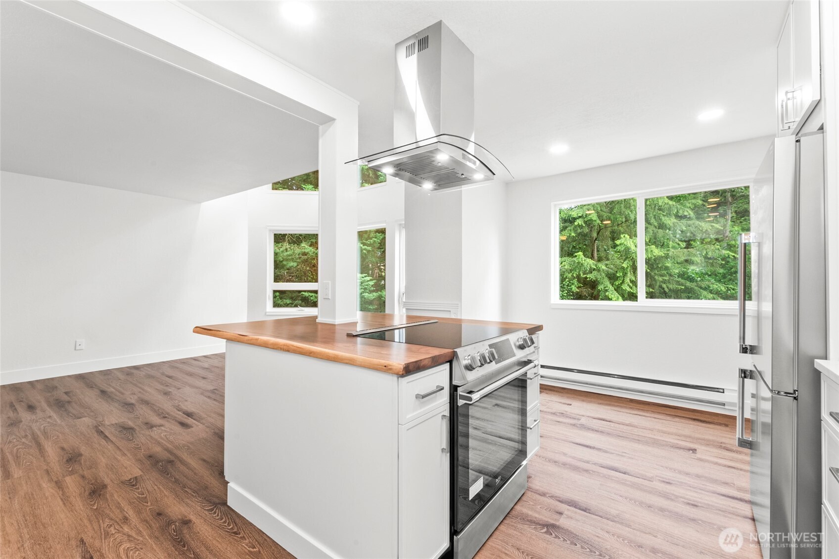 3423 W Government Way Seattle WA 98199