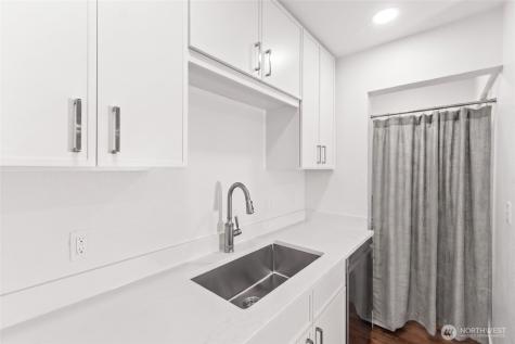 3423 W Government Way Seattle WA 98199