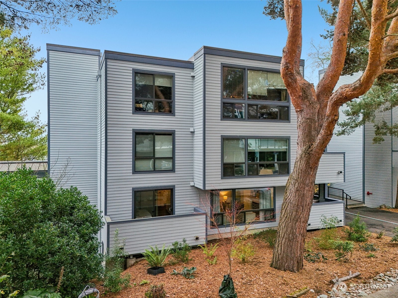 3700 26th Place W Seattle WA 98199