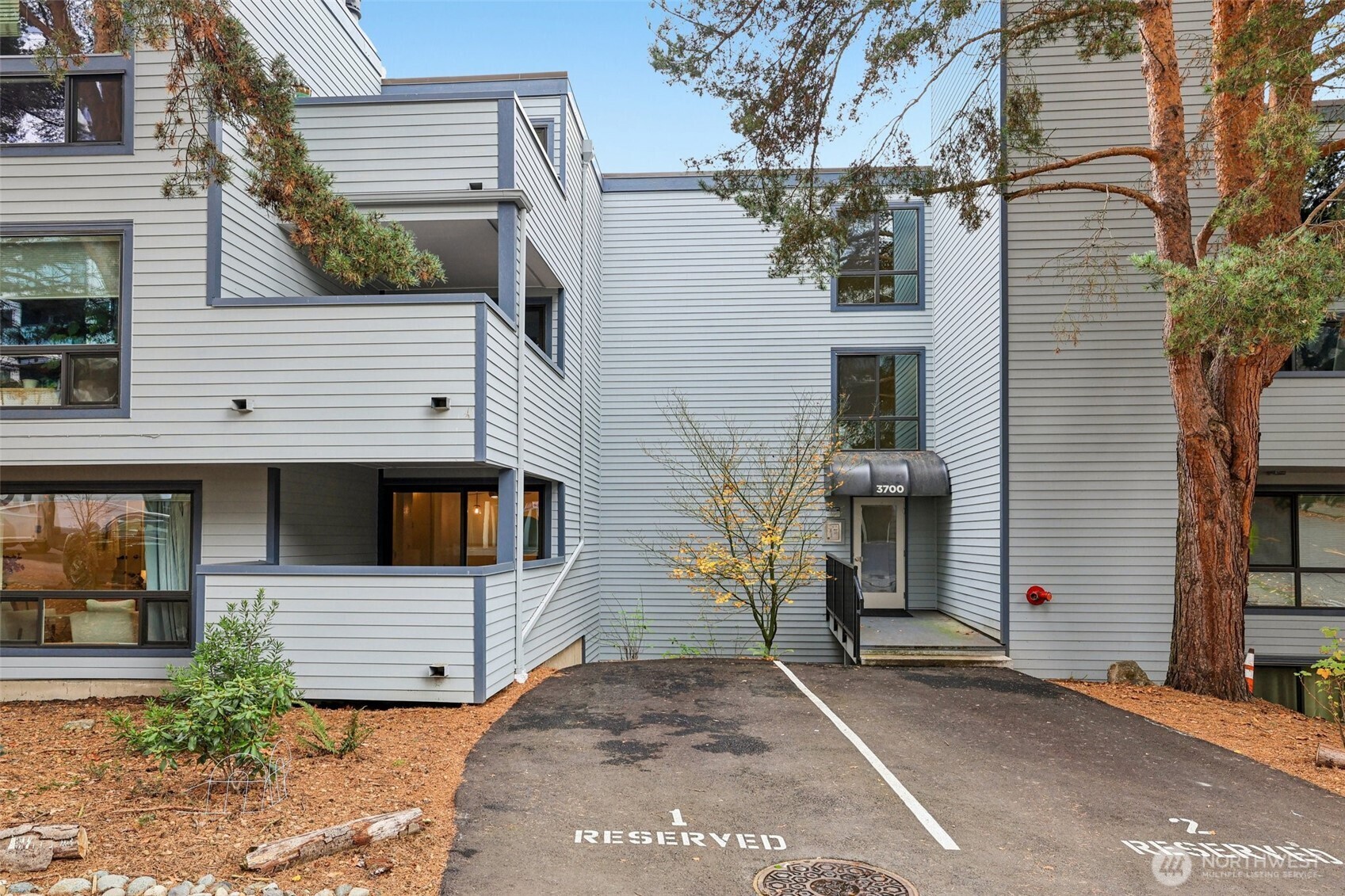 3700 26th Place W Seattle WA 98199