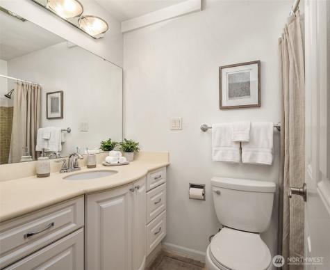2501 Canterbury Lane E Seattle WA 98112