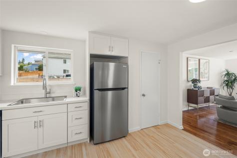 9728 57th Avenue S Seattle WA 98118