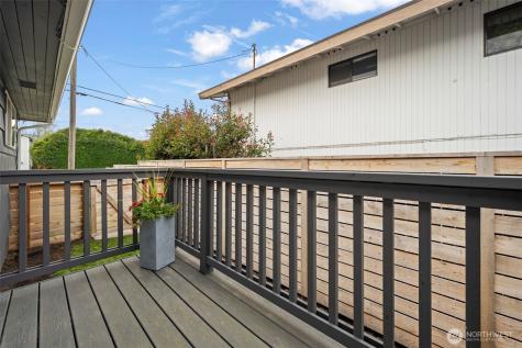 9728 57th Avenue S Seattle WA 98118