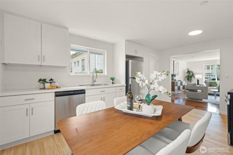 9728 57th Avenue S Seattle WA 98118