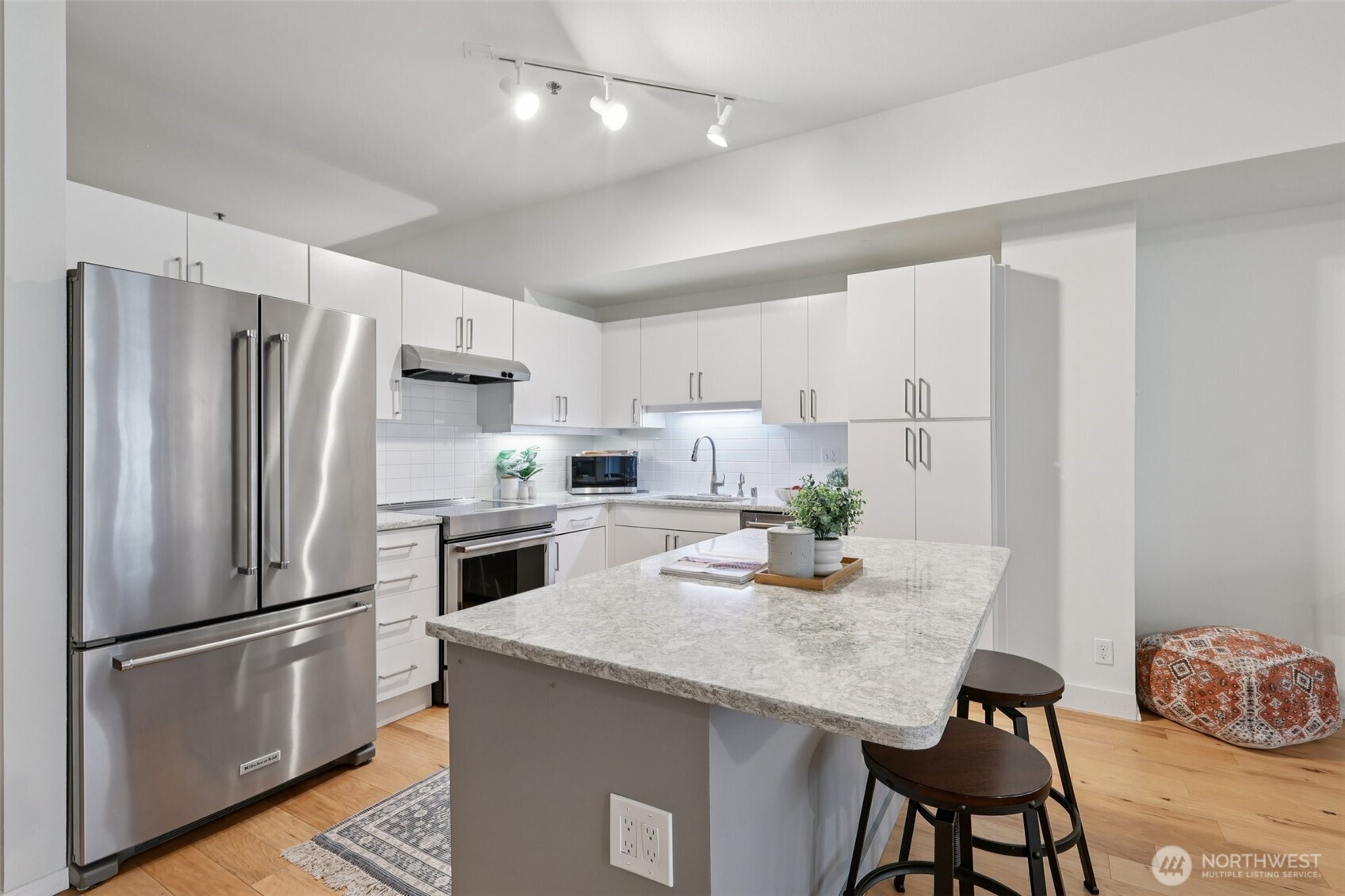 526 1st Avenue S Seattle WA 98104