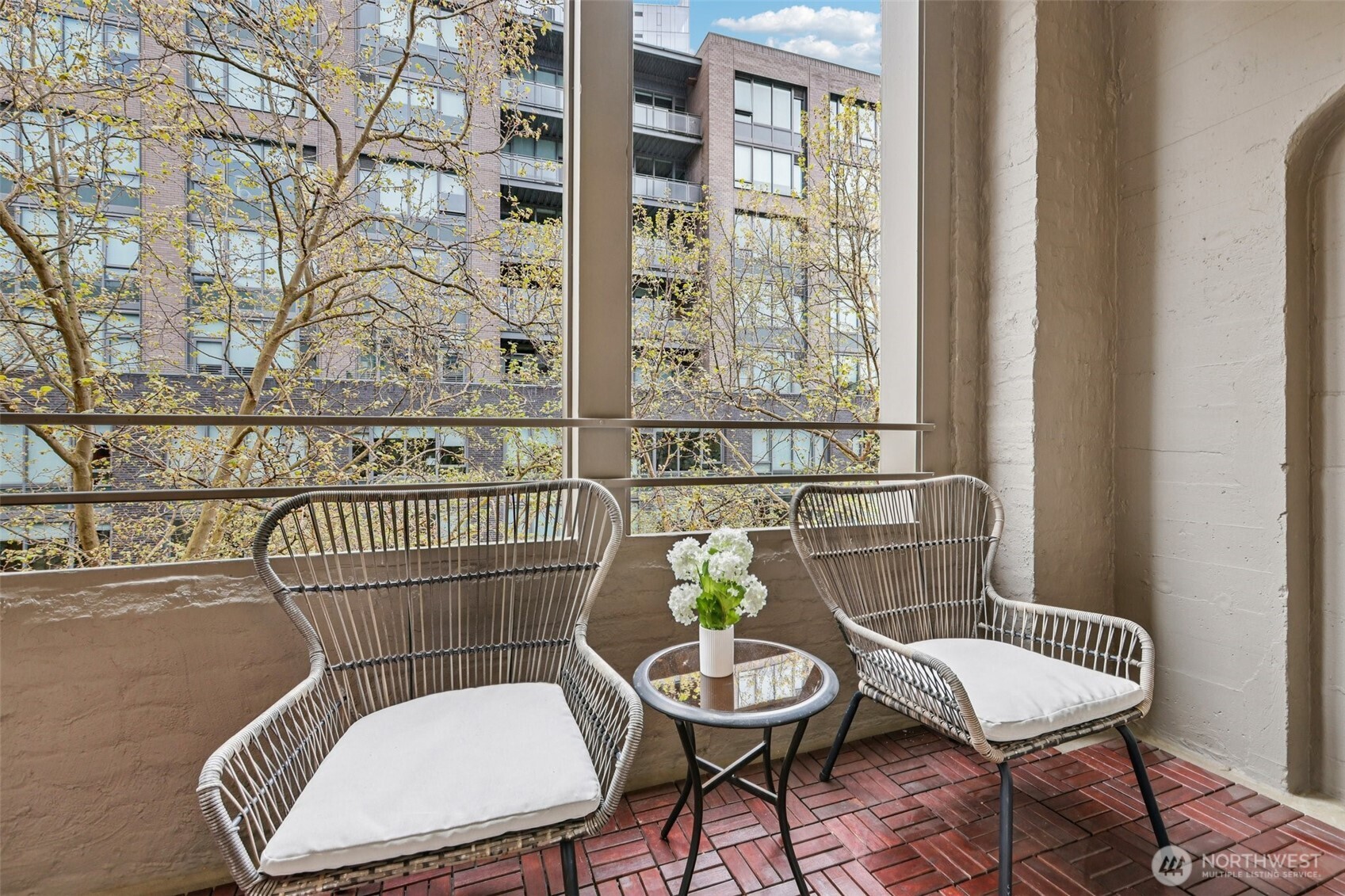 526 1st Avenue S Seattle WA 98104