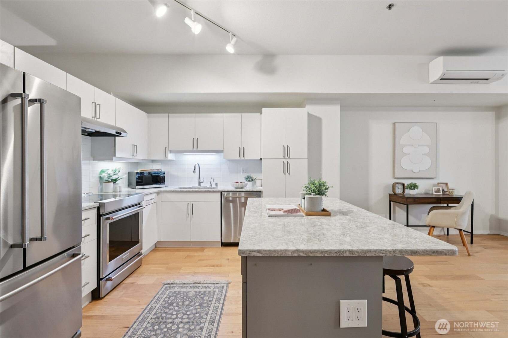 526 1st Avenue S Seattle WA 98104