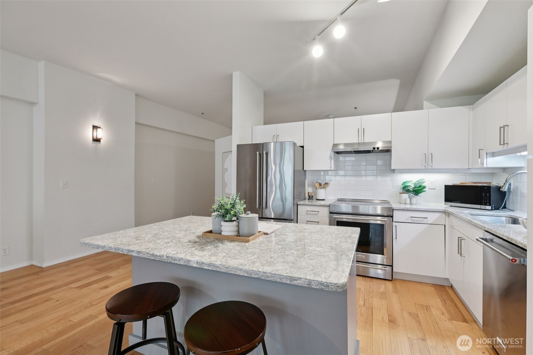 526 1st Avenue S Seattle WA 98104