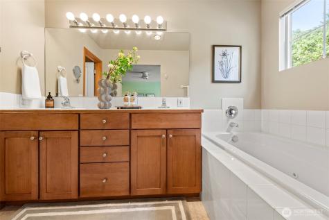 1443 NE 166th Court Shoreline WA 98155
