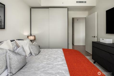 889 Avenue Square NE Bellevue WA 98004