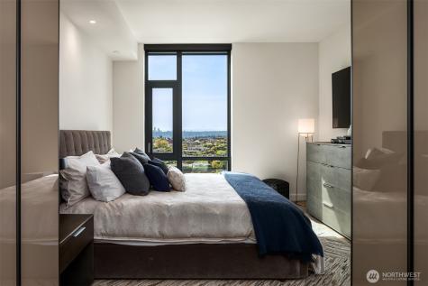 889 Avenue Square NE Bellevue WA 98004